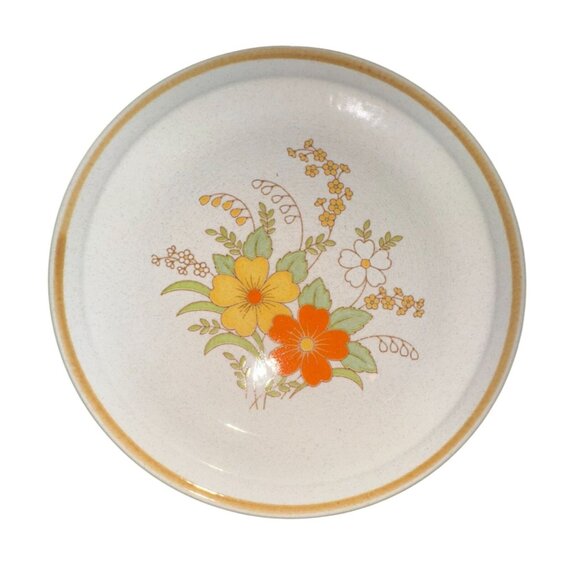 JC Penney Festive Japan Floral  Dinner Plate - Picture 1 of 3
